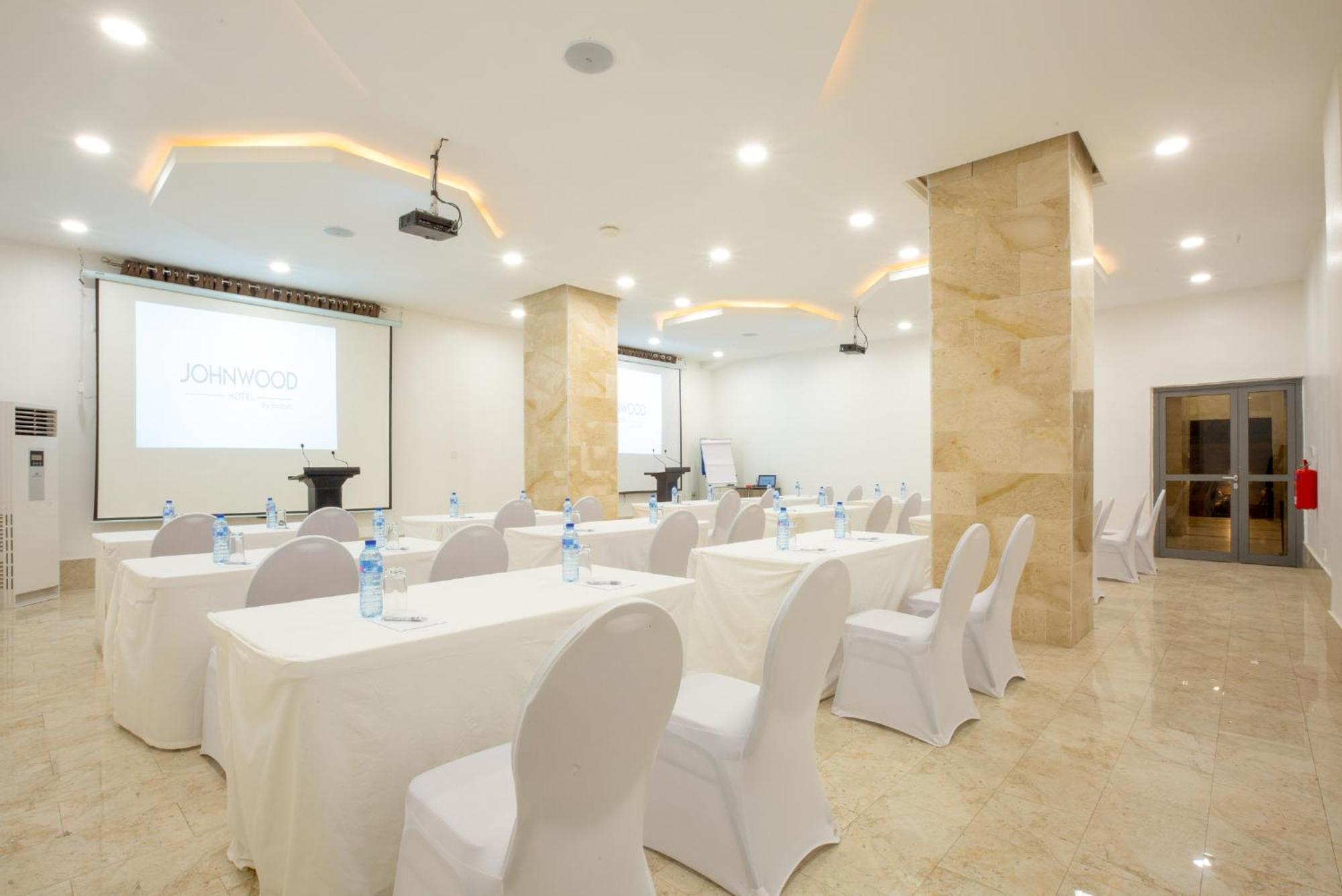 Johnwood Hotel By Bolton Abuja Exteriör bild