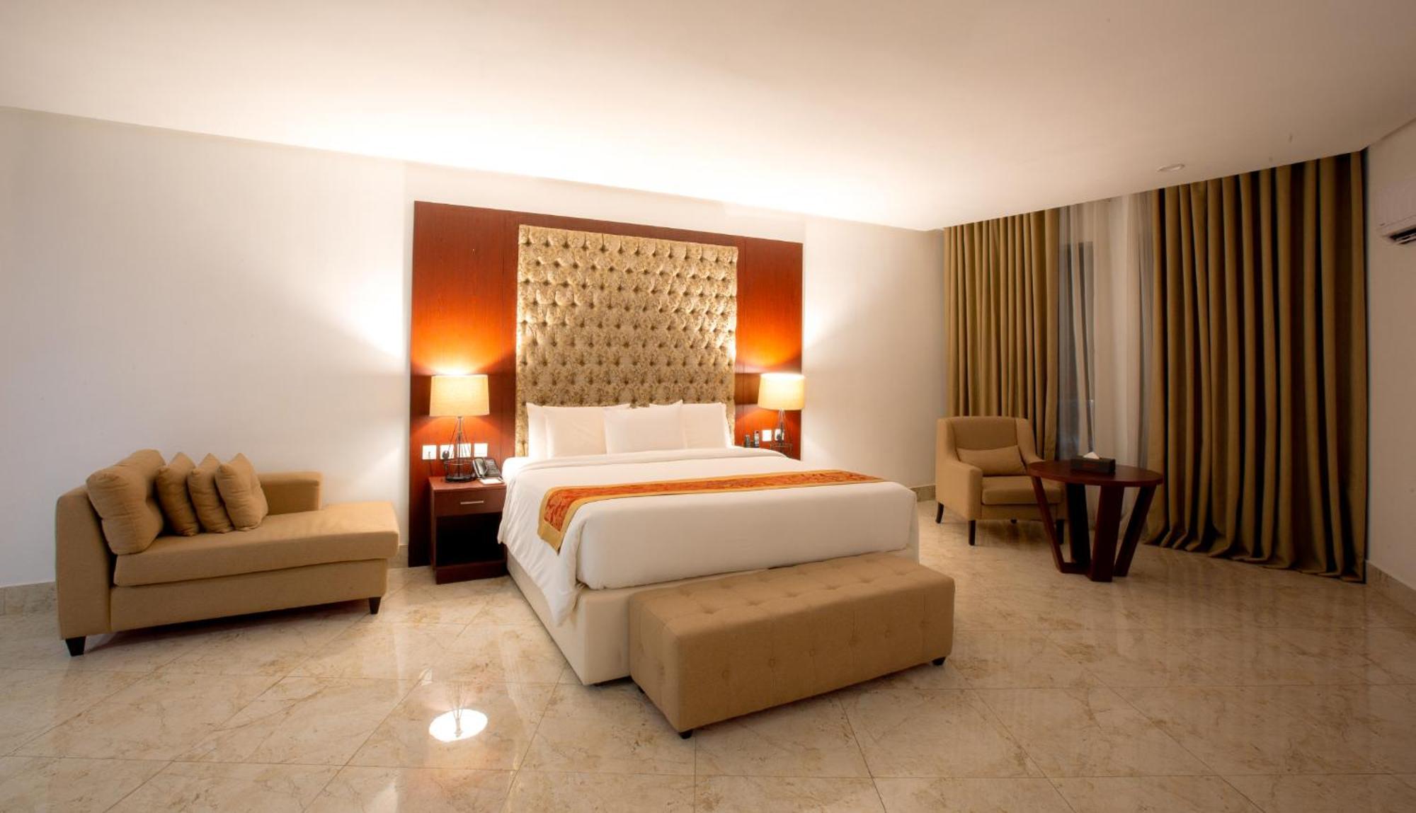 Johnwood Hotel By Bolton Abuja Exteriör bild